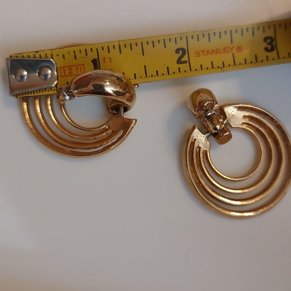 Vintage Dangling Concentric Circles Knocker Style Gold Tone Clip On Earrings - Picture 4 of 5